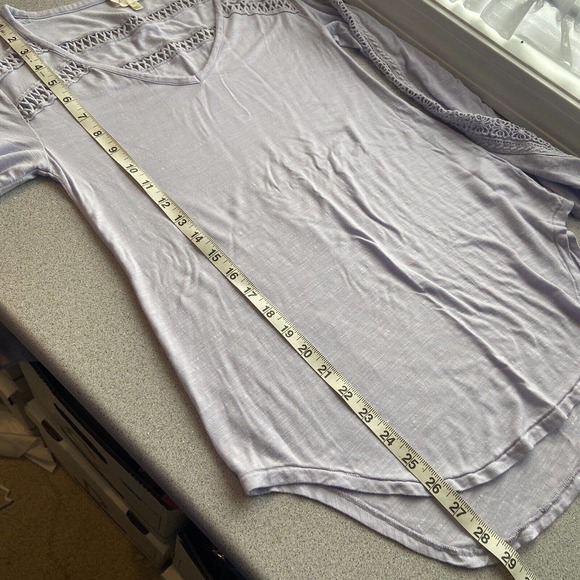 Deletta Women's Eyelet Long Sleeve Shirt Top Size XS Light Purple Curved Hem EUC - Picture 8 of 9